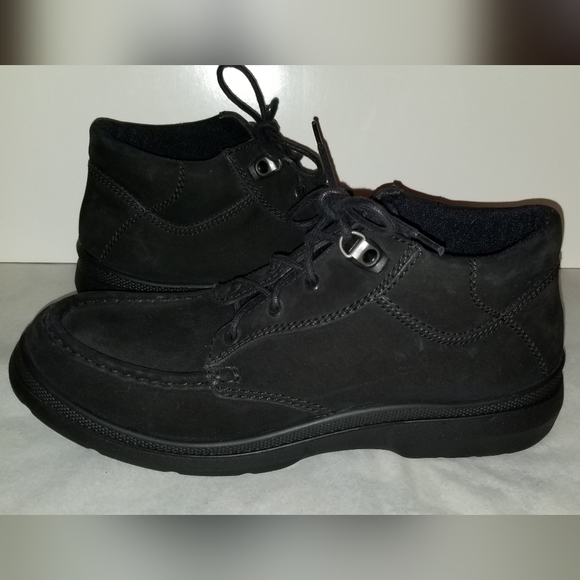 Naturalizer Black Suede Ankle shoe Boots 9.5 - Picture 1 of 8